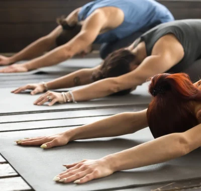 CLASES COLECTIVAS ESTIRAMIENTOS CLASES COLECTIVAS ESTIRAMIENTOS